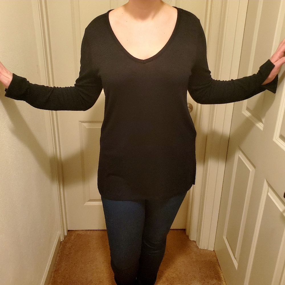 Gap LS Snit Deep V True Black Women's Top